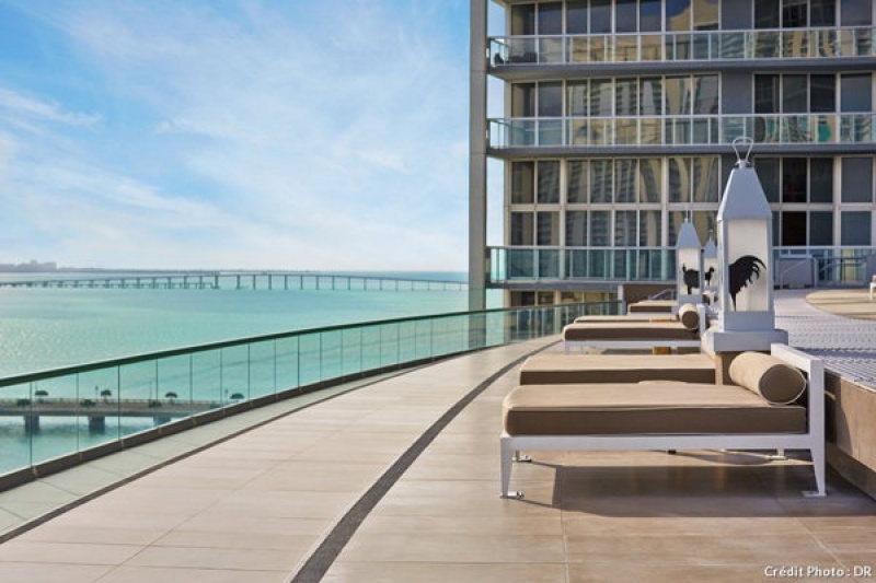 Terrasse panoramique au spa du Viceroy Hotel à Miami
