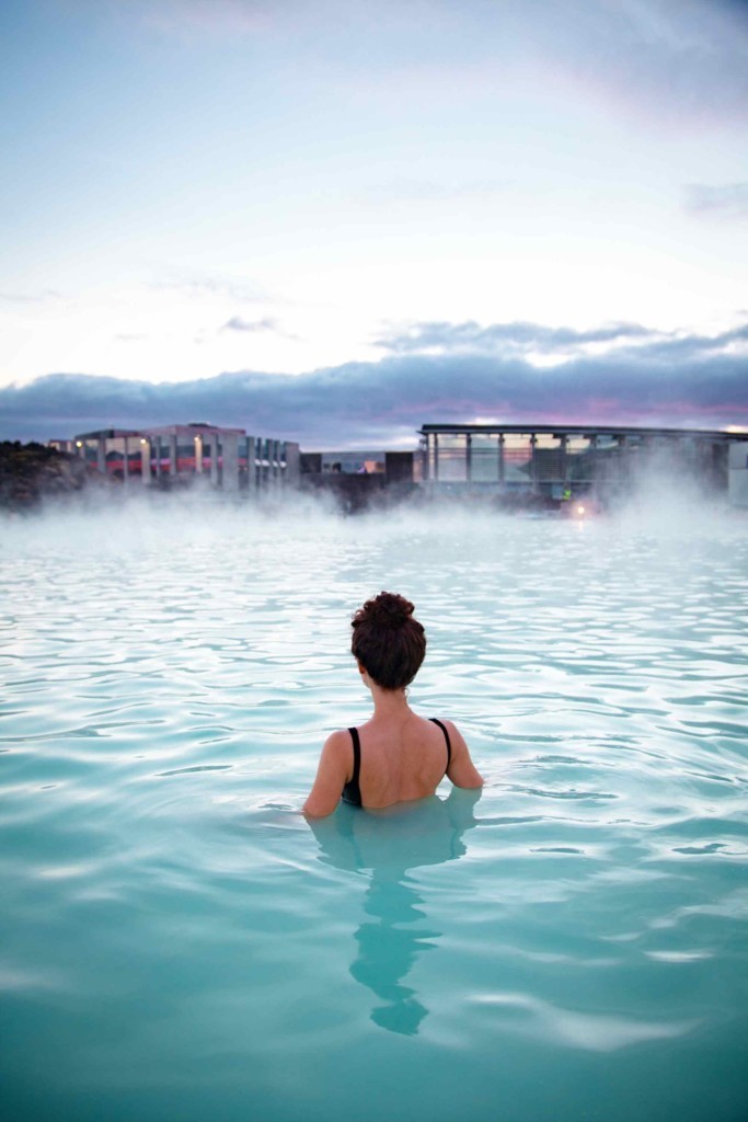 De dos au Blue Lagoon en Islande
