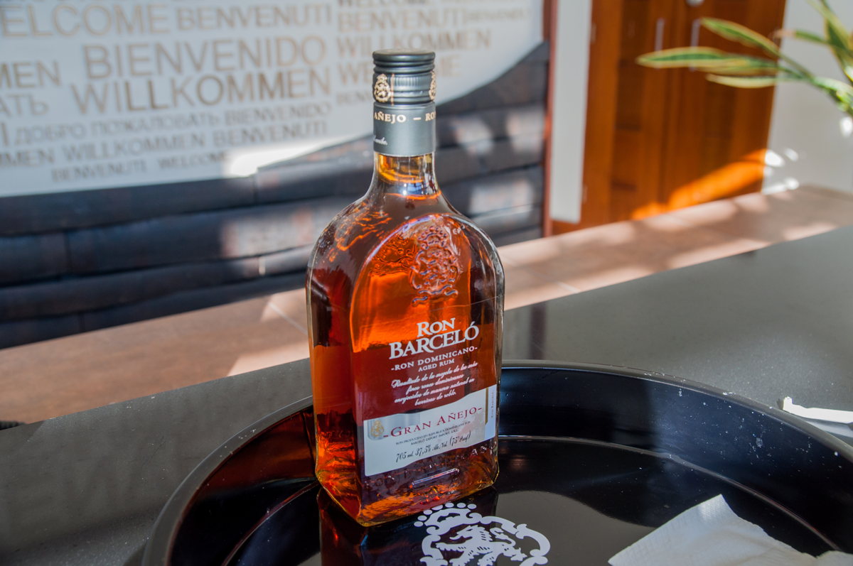 Il est déjà temps de goûter le rhum Ron Barcelo qui vous révèle tous ses secrets avec son musée et la visite de la rhumerie rhum Ron Barcelo - costa croisières
