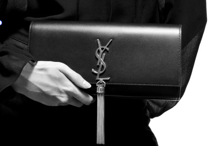 La pochette yves saint laurent indispensable