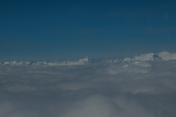Une mer de nuages au Mont Blanc Une mer de nuages au Mont Blanc
