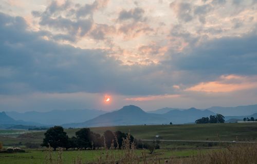 Coucher du soleil -Drakensberg - Afrique du Sud Coucher du soleil -Drakensberg - Afrique du Sud