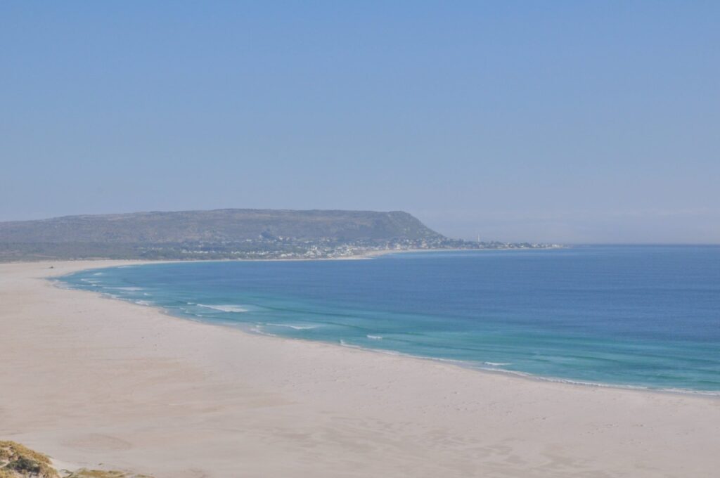 Quand on arrive enfin à Hoot Beach, une plage splendide