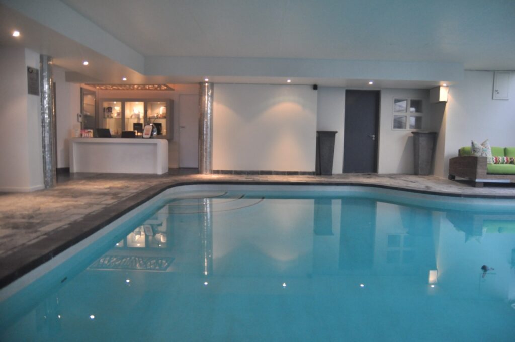 Une piscine et un spa immense au O On Kloof hôtel