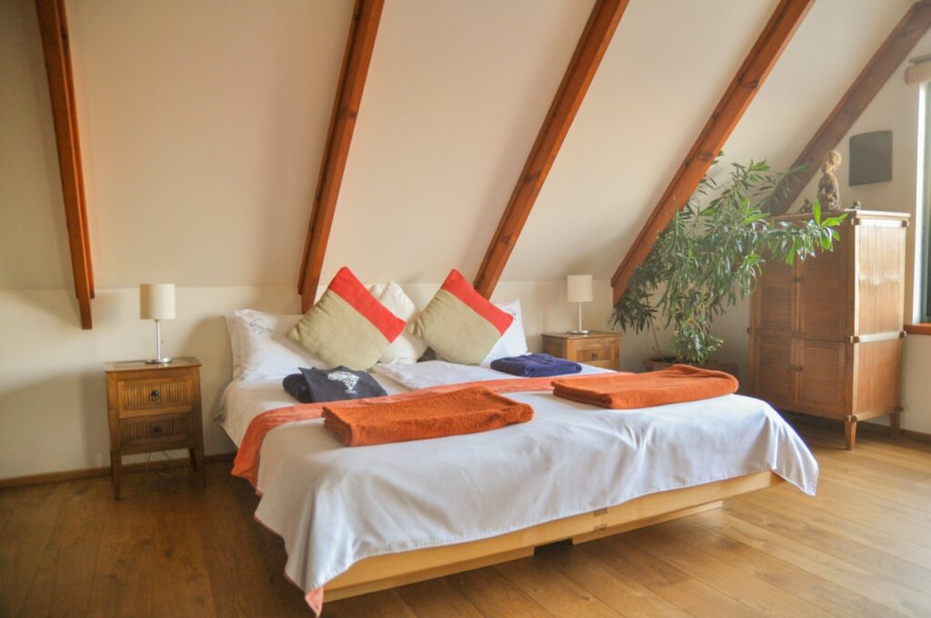 Nous voilà dans notre chambre, dans une cabane superbe