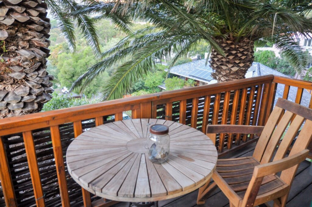On a même une petite terrasse dans notre arbre