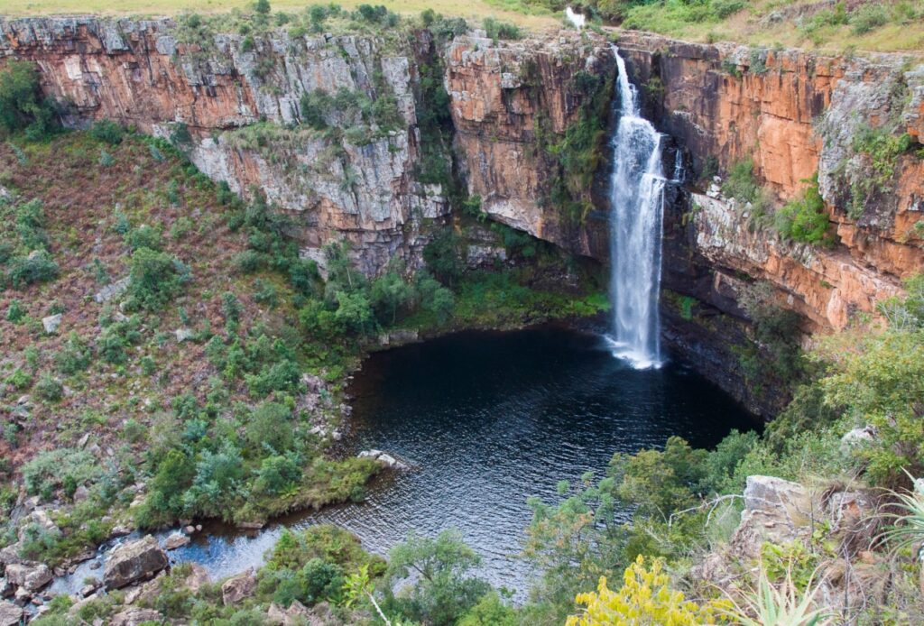 Au bas des cascades, une réserve d'eau