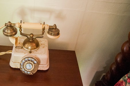 Téléphone vintage - maison coloniale - Nassau - voyage Bahamas
