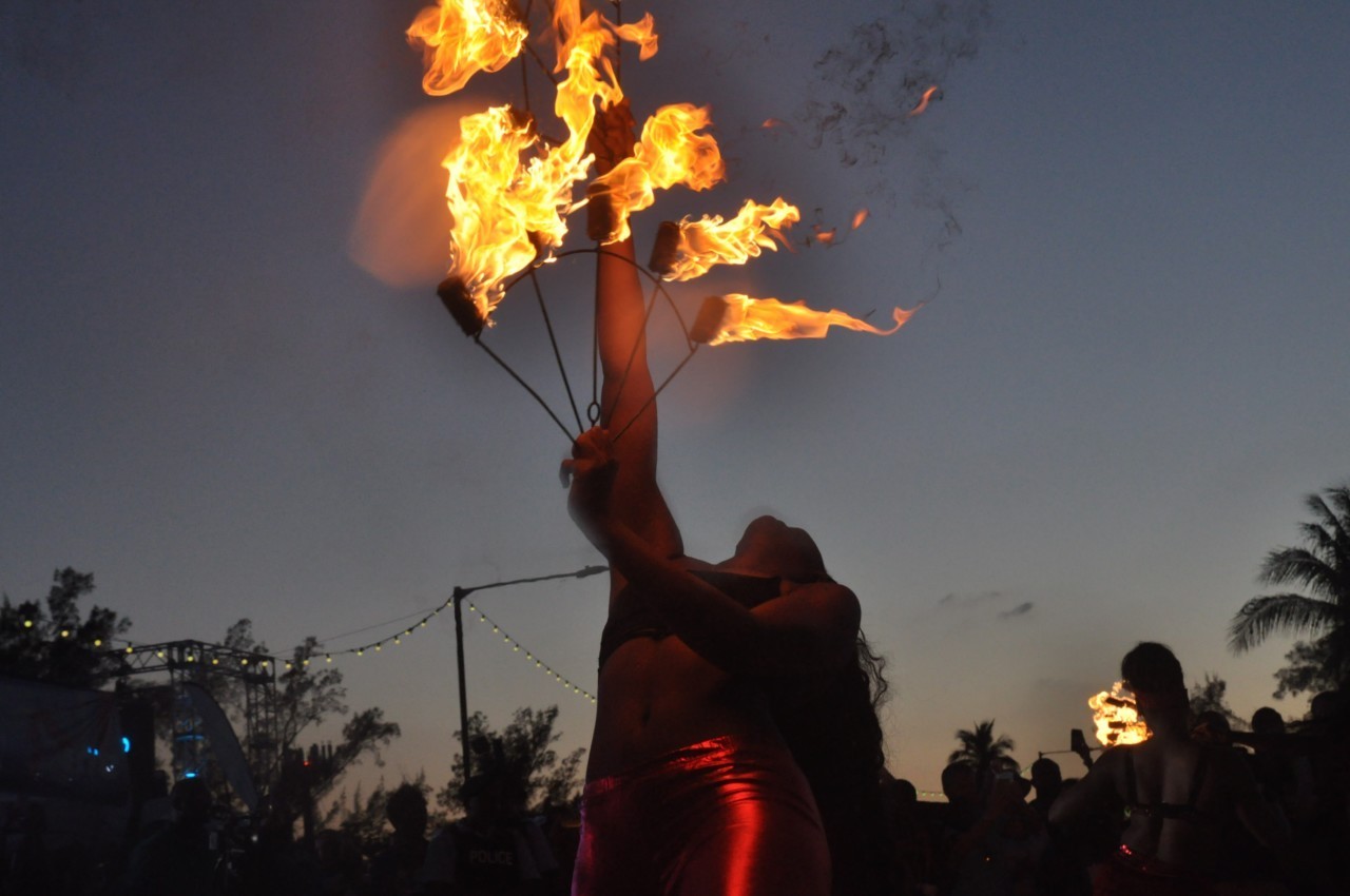 Le junkanoo festival bahamas