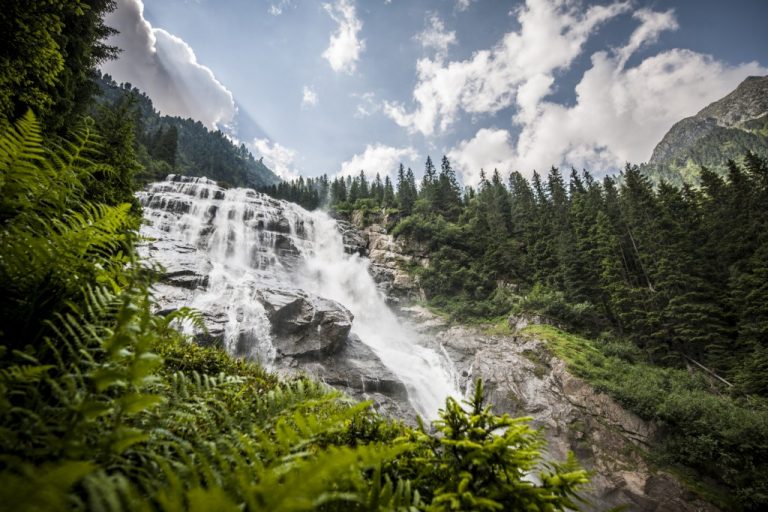 Voyage en Autriche : Découvrir la vallée de Stubai Cascade dans la vallée de Stubai - Autriche - Voyage