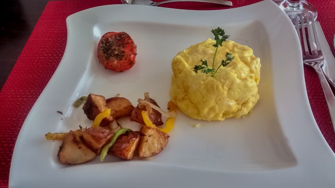 Petit déjeuner au Coral Sands