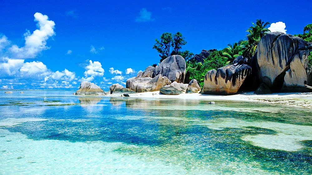 Voyage aux Seychelles Voyage aux Seychelles, rochers de granit et eaux turquoise peu profondes