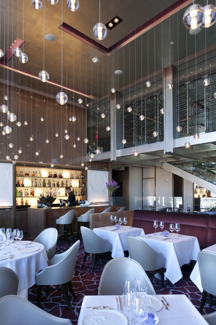 Le café restaurant au sommet du Mandarin Oriental à Las Vegas Le café restaurant au sommet du Mandarin Oriental à Las Vegas
