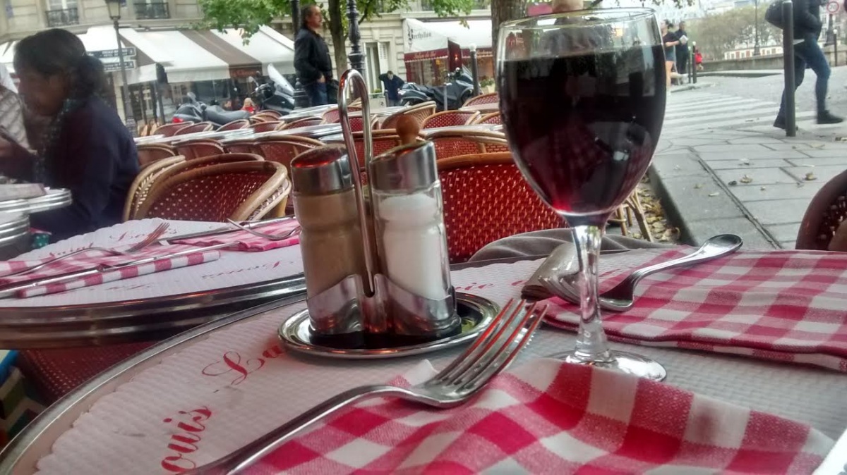La brasserie de l'île Saint Louis à Paris.jpg Terrasse de La brasserie de l'île Saint Louis - Paris