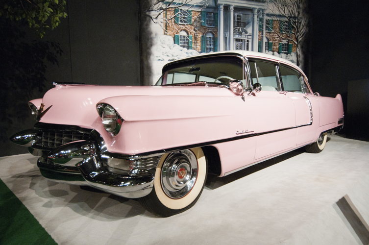 Croisière sur le Mississippi Music parties à Memphis 3.jpg Croisière sur le Mississippi : La Cadillac rose d'Elvis à Memphis