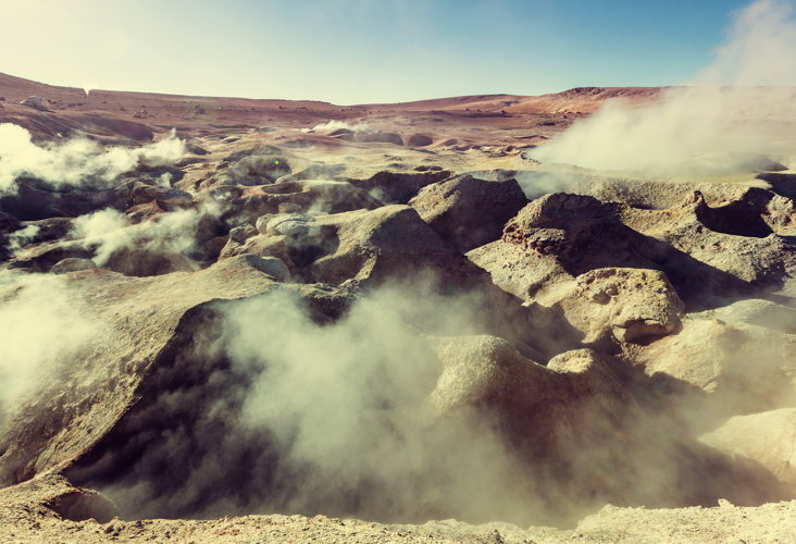 Vapeurs s'échappant du champ géothermique du Sol de Mañana, dans le sud Lipez Vapeurs s'échappant du champ géothermique du Sol de Mañana, dans le sud Lipez