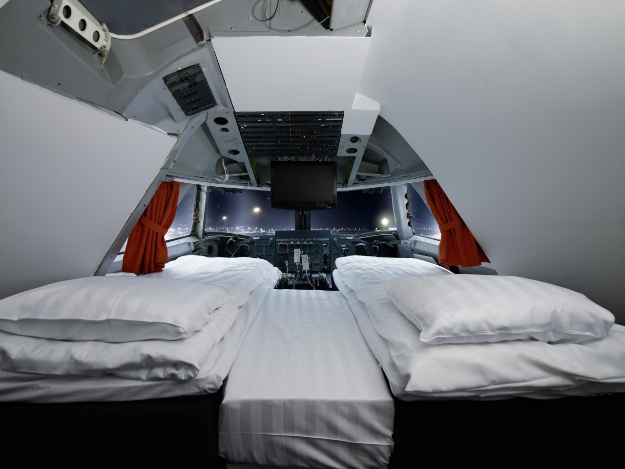 Dormir dans le cockpit d'un avion Dormir dans le cockpit d'un avion