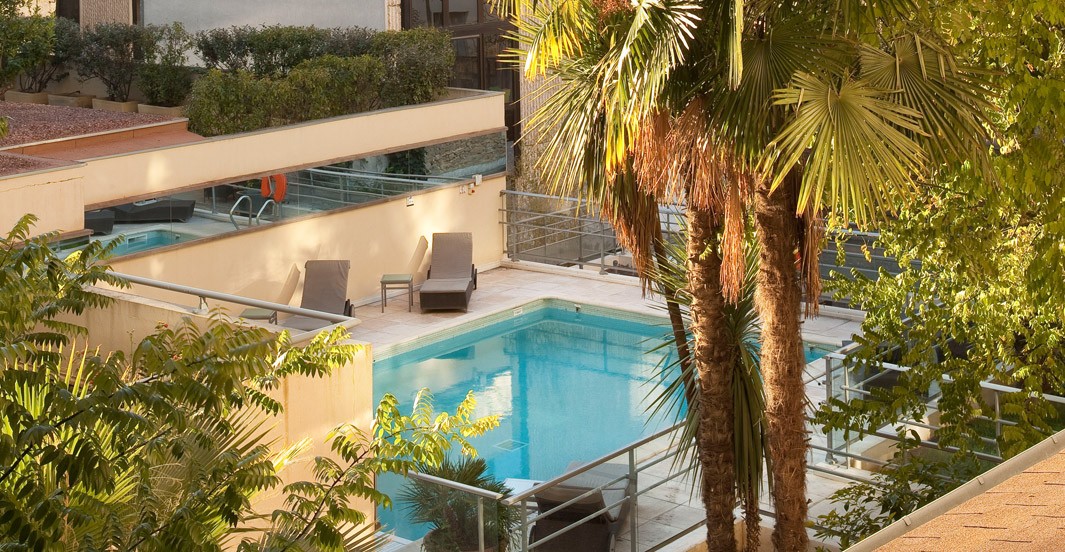 Piscine de l’hôtel Océania à Montpellier Piscine de l’hôtel Océania à Montpellier
