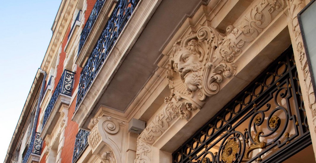 Moulures de la façade de l’hôtel Océania à Montpellier Moulures de la façade de l’hôtel Océania à Montpellier