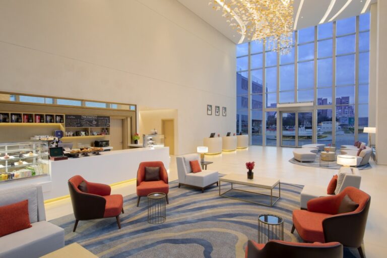 Dans l'entrée du Avani hôtel à Dubaï