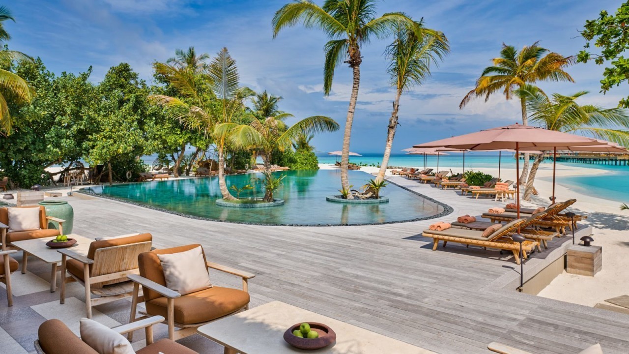Piscine du resort Joali