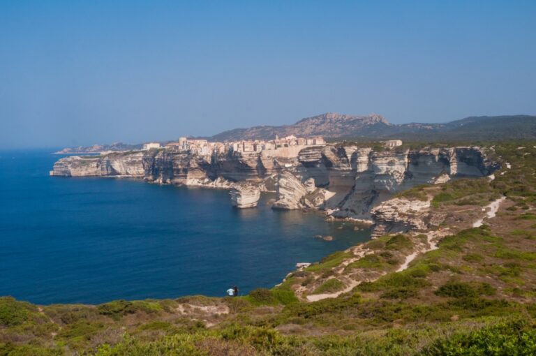 La vue sur Bonifacio est captivante La vue sur Bonifacio est captivante