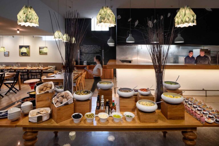 Le buffet de l'hôtel pour le petit déjeuner