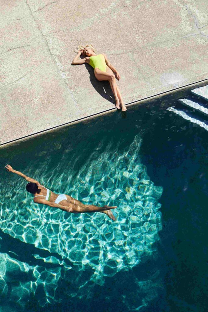 Collection colorée de maillots de bain chez Roxy avec Sister Collection colorée de maillots de bain chez Roxy avec Sister