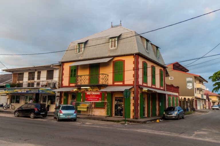 Maisons créoles colorées de Saint-Laurent-du-Maroni, Guyane française