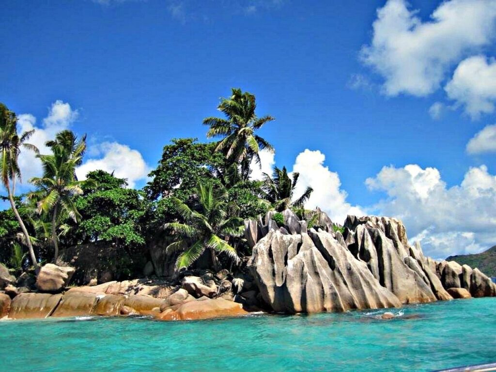 Les plages sublimes aux Seychelles Les plages sublimes aux Seychelles