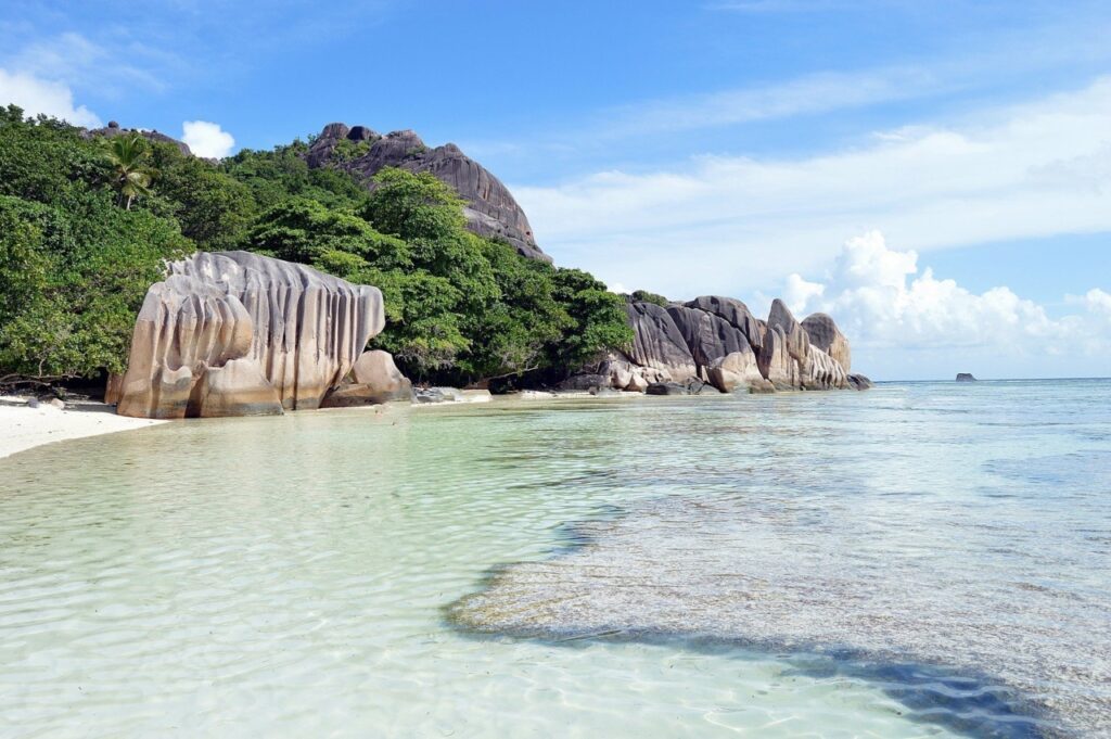 Plage paradisiaque à la Praslin Plage paradisiaque à la Praslin