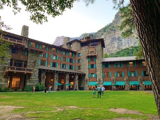 THE AHWAHNEE HOTEL, CALIFORNIE, ÉTATS-UNIS The Ahwahnee Hotel Yosemite Californie, hôtel hanté dans un parc national - Droits photos réservés