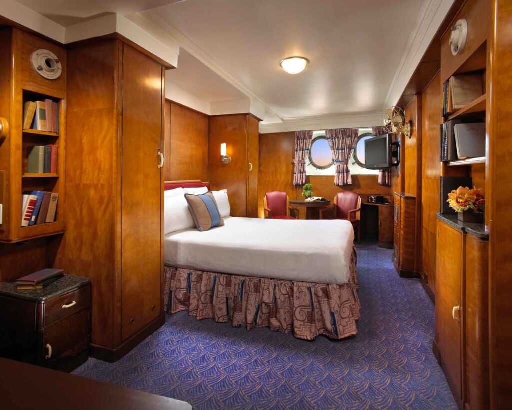 QUEEN MARY, LONG BEACH, ÉTATS-UNIS Queen Mary Long Beach, paquebot hanté transformé en hôtel de luxe - Droits photos réservés