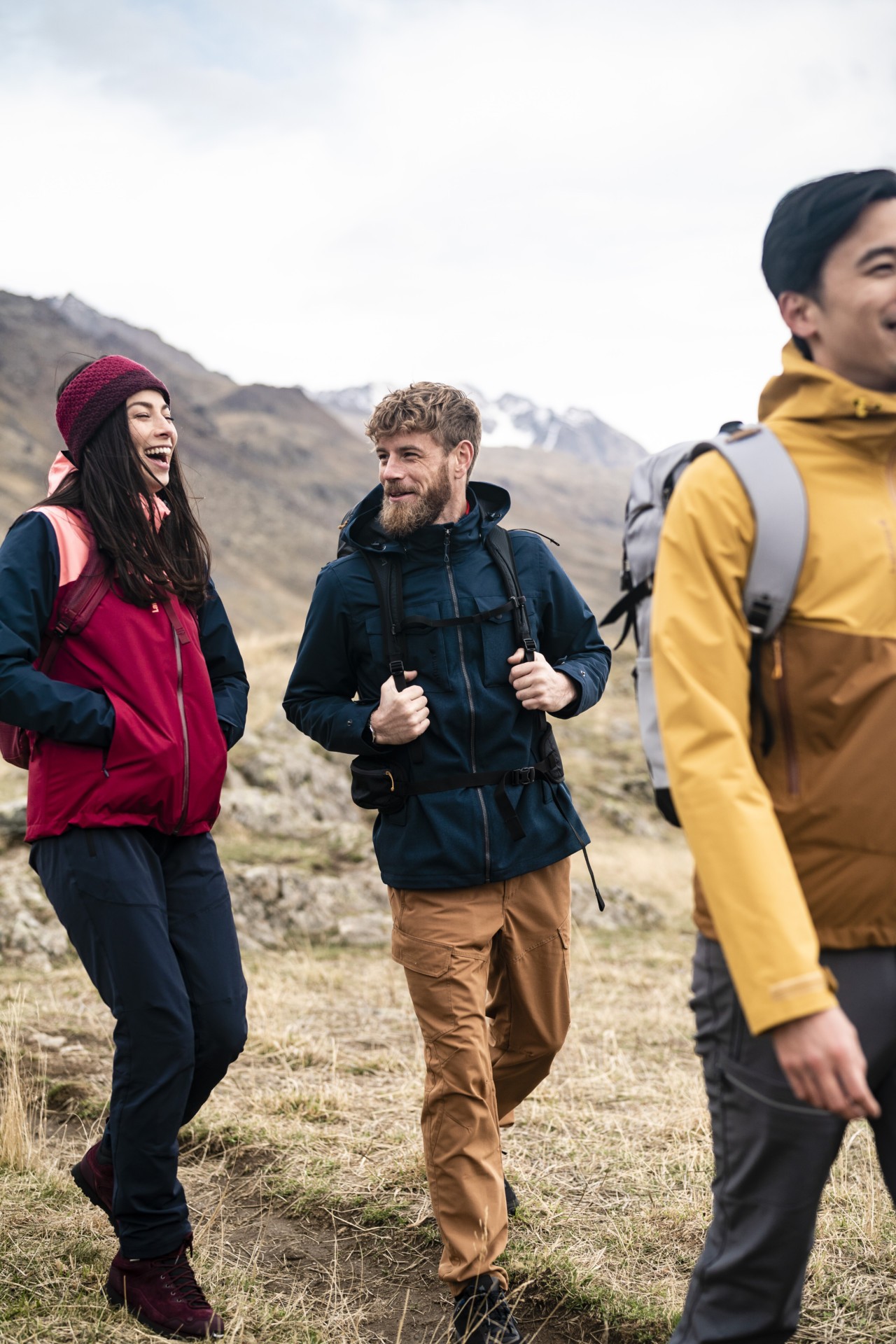 Manteau de voyage femme : comment choisir sans sacrifier le style ni la valise