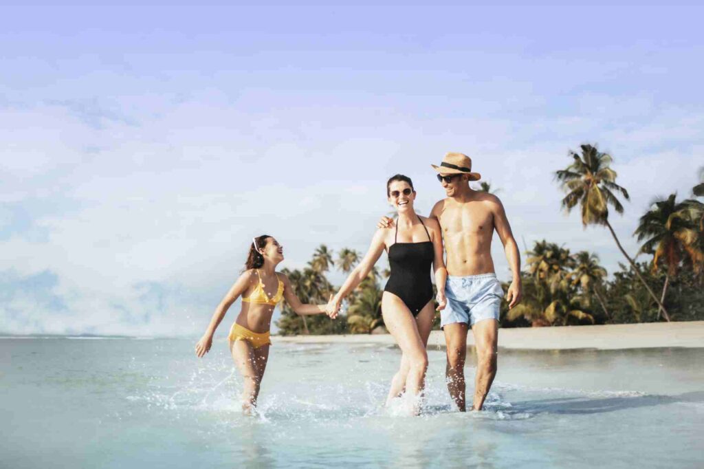 baignade en famille avec le Club Med — activités all inclusive resort tout compris