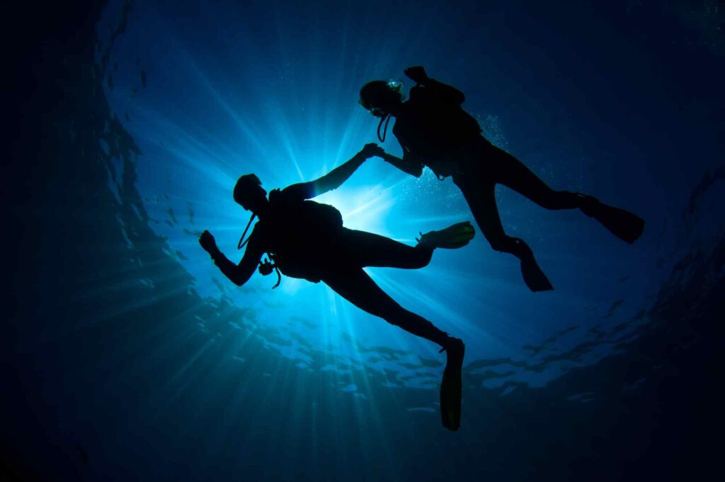 plongée sous-marine aux Maldives, récif corallien atoll