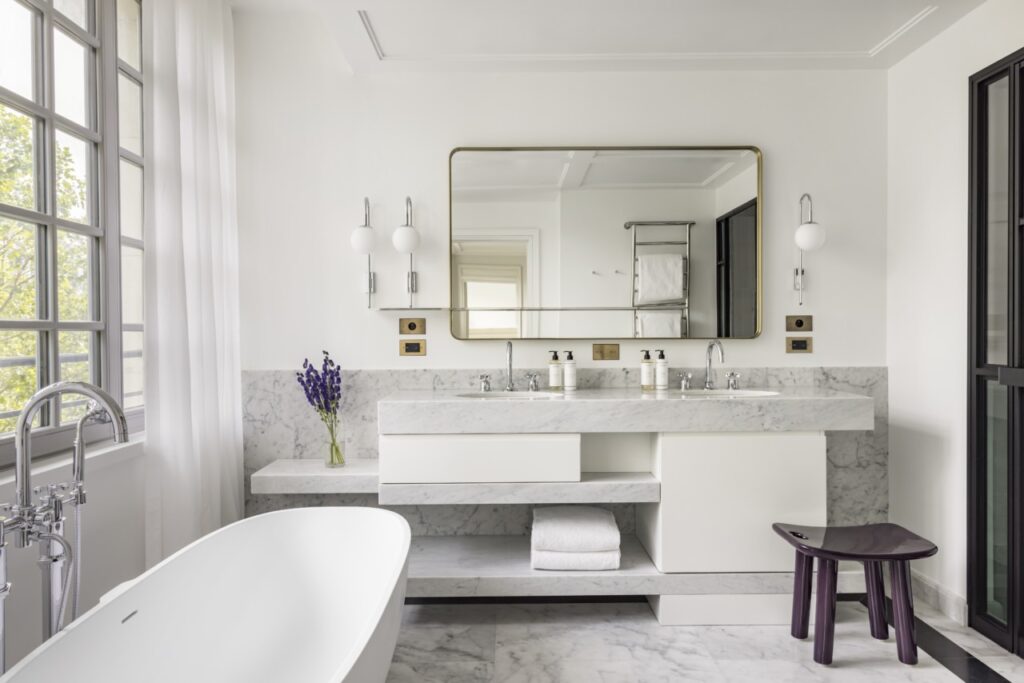 La salle de bain du Kimpton hôtel Saint Honoré