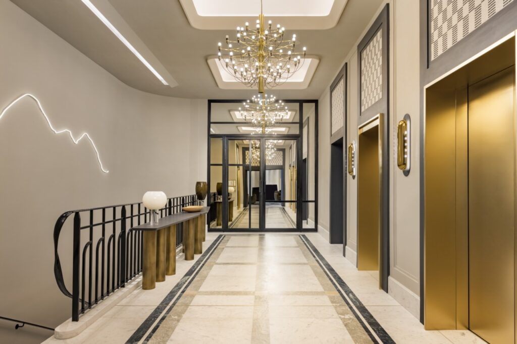 Dans les couloirs du Kimpton hôtel Saint Honoré
