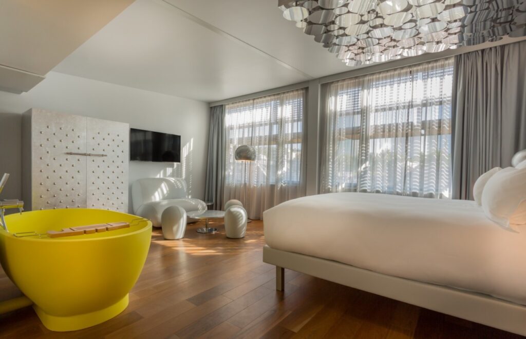 hôtel romantique Paris — Off Paris Seine flottant sur la Seine