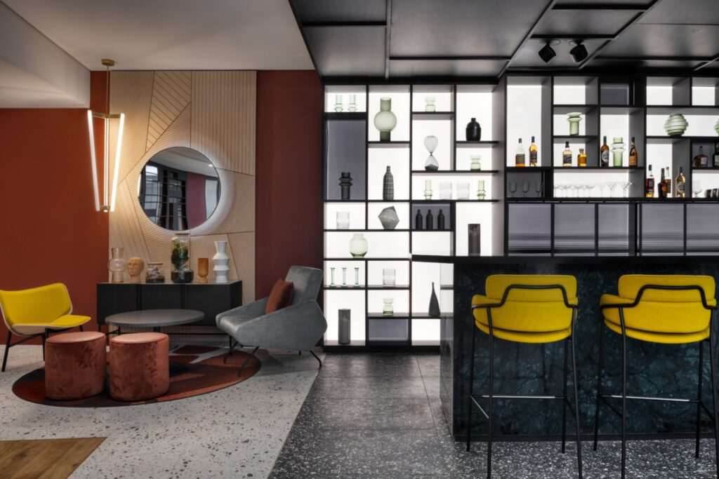 Bar lounge