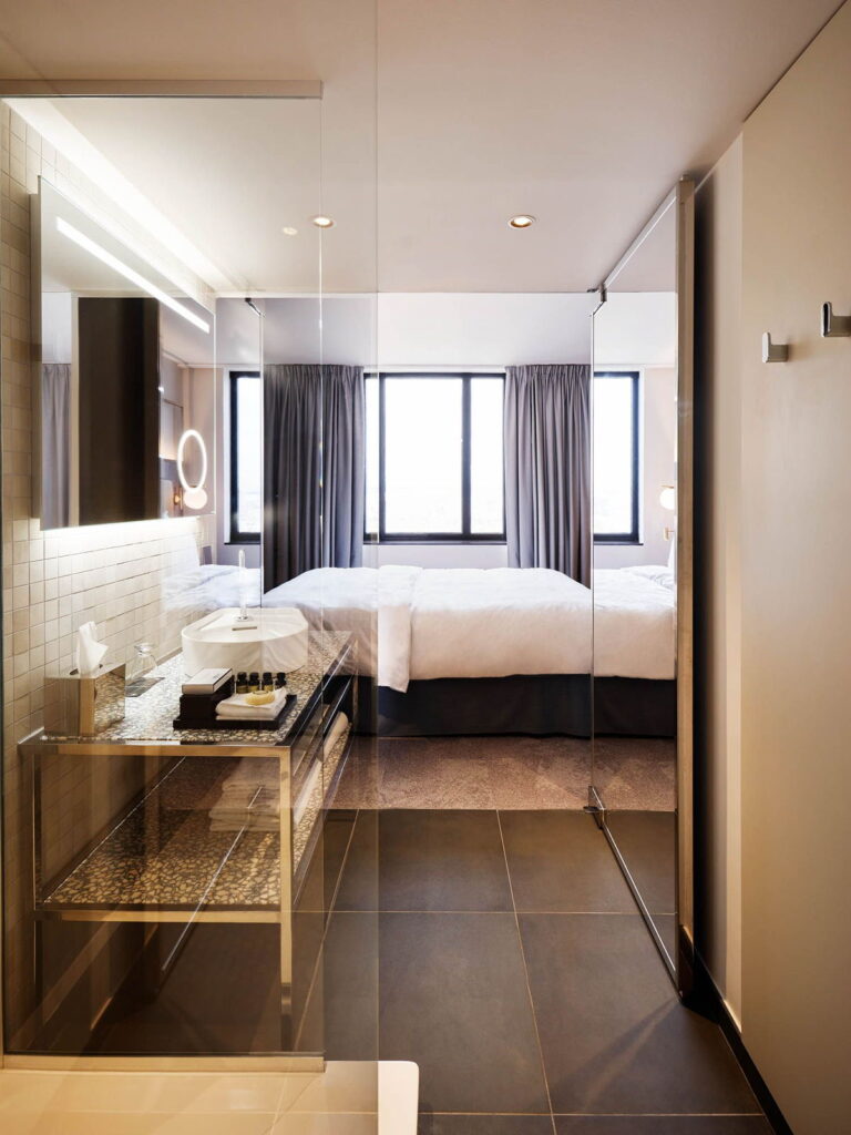 Depuis la salle de bain