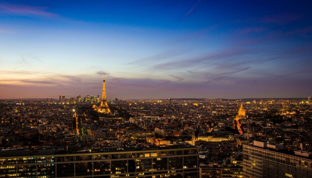 Vue sur Paris nocturne