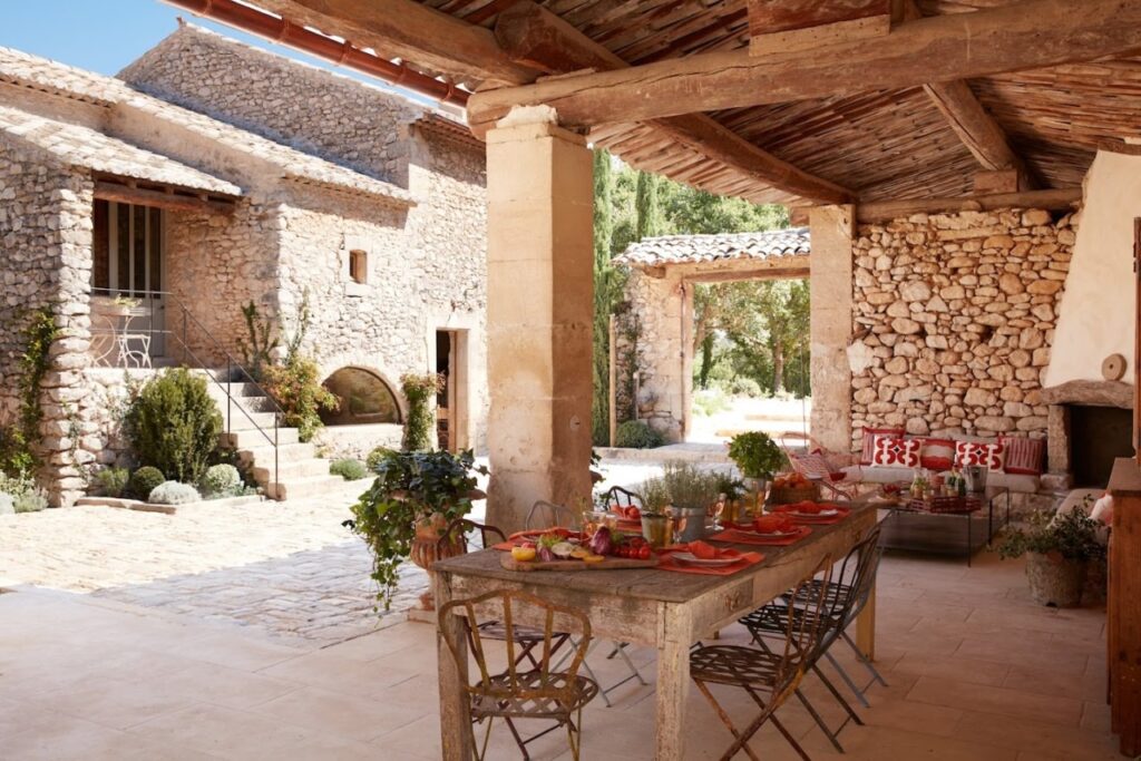 La table extérieure