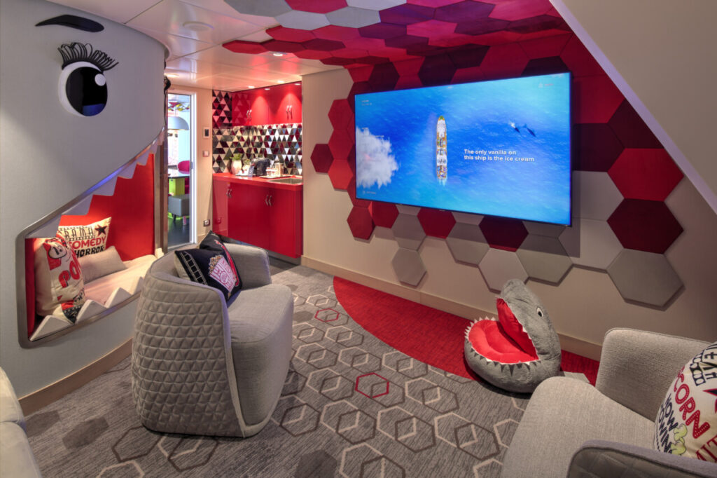 Ultimate Family Suite - TV Room