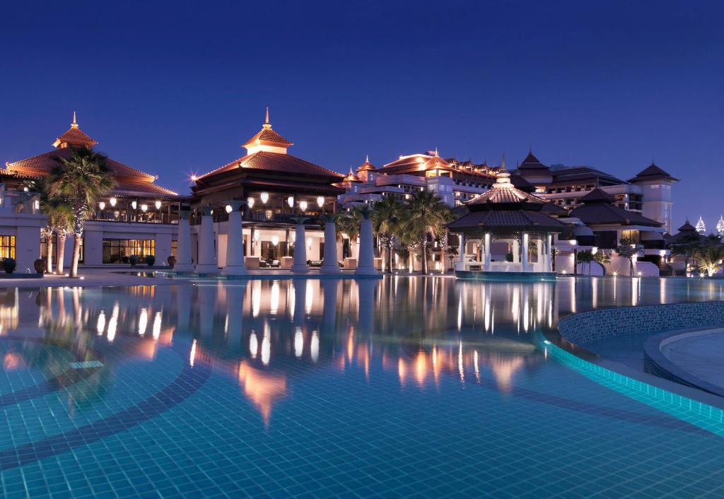 Piscine la nuit