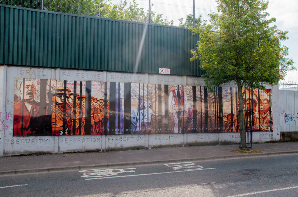 Ce mur de la guerre est devenu un lieu de galerie