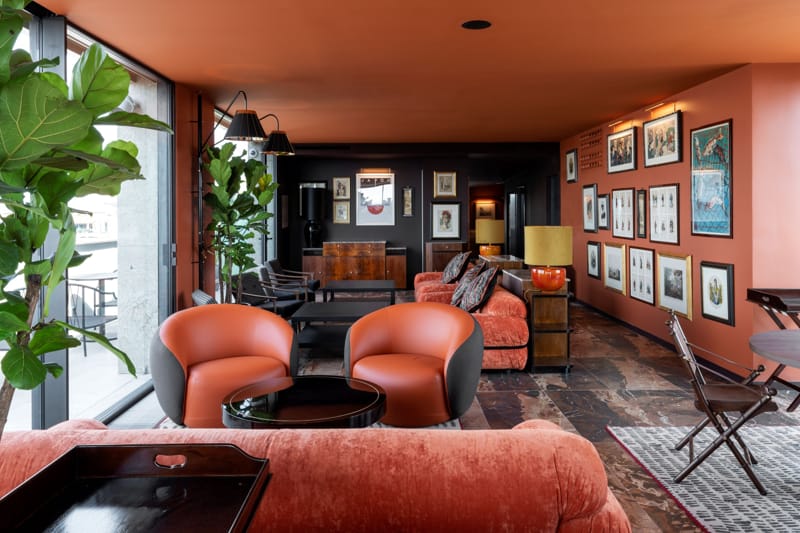 Dans les salons du Radisson Milan
