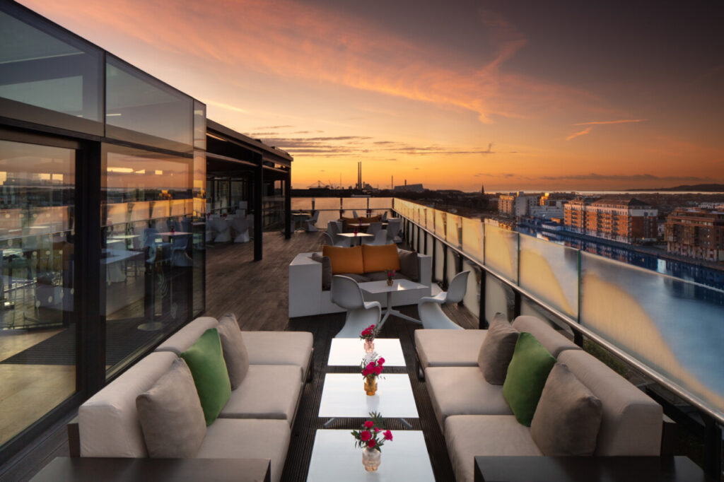 terrasse et bar de l'anantara dublin