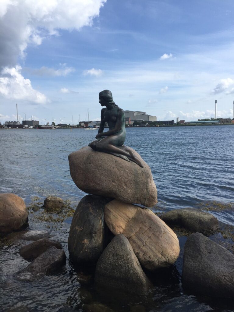 Statue femme copenhague