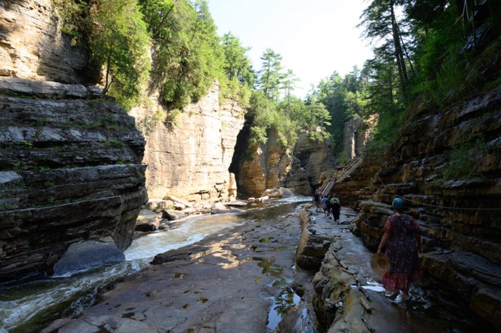 Canyon au Québec - expatriation dans la belle province